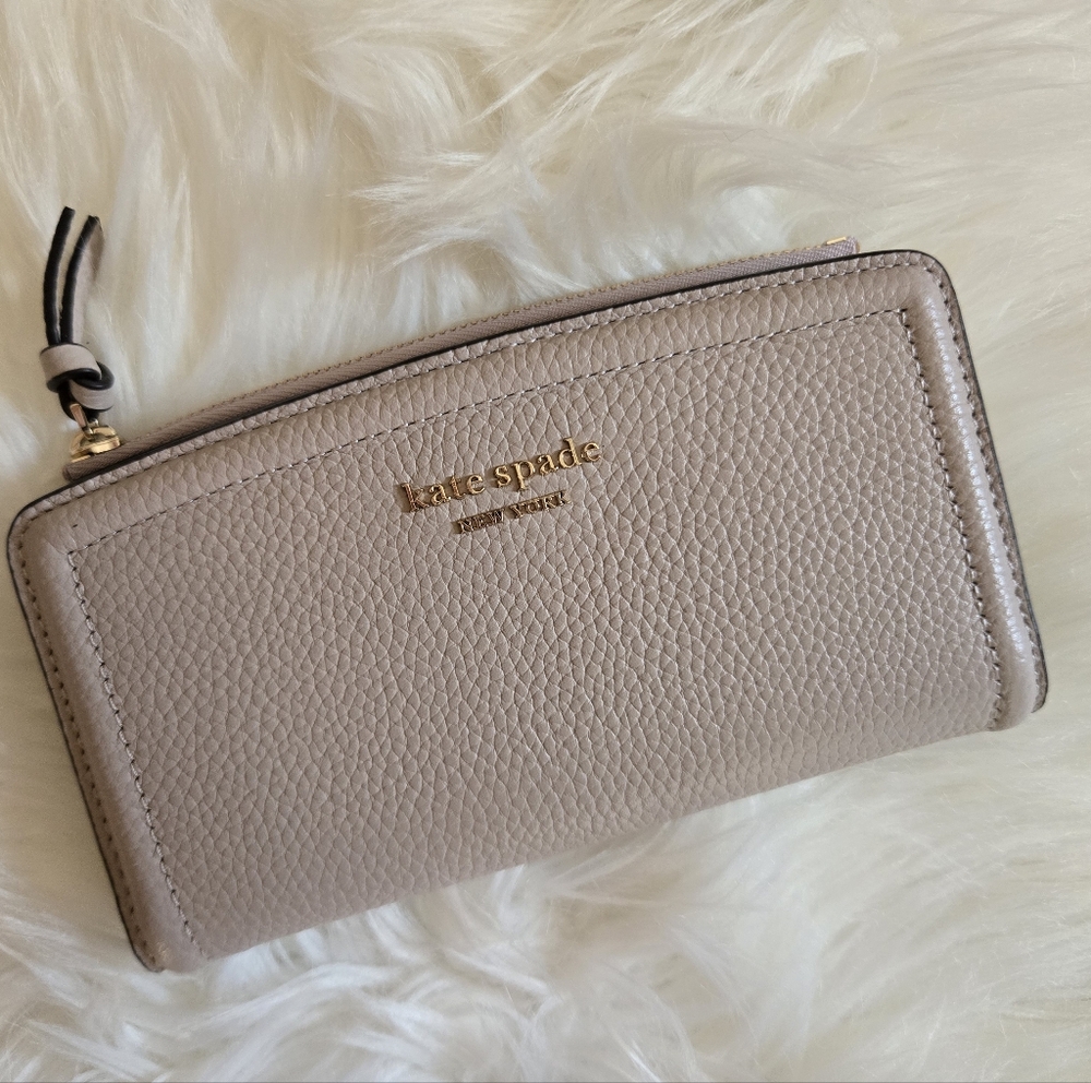 Kate Spade Beige Leather Wallet